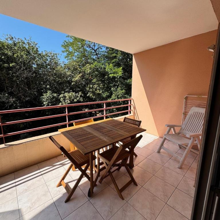 Charmant 2pcs - parking - piscine - Appartement 1 Chambre - 3