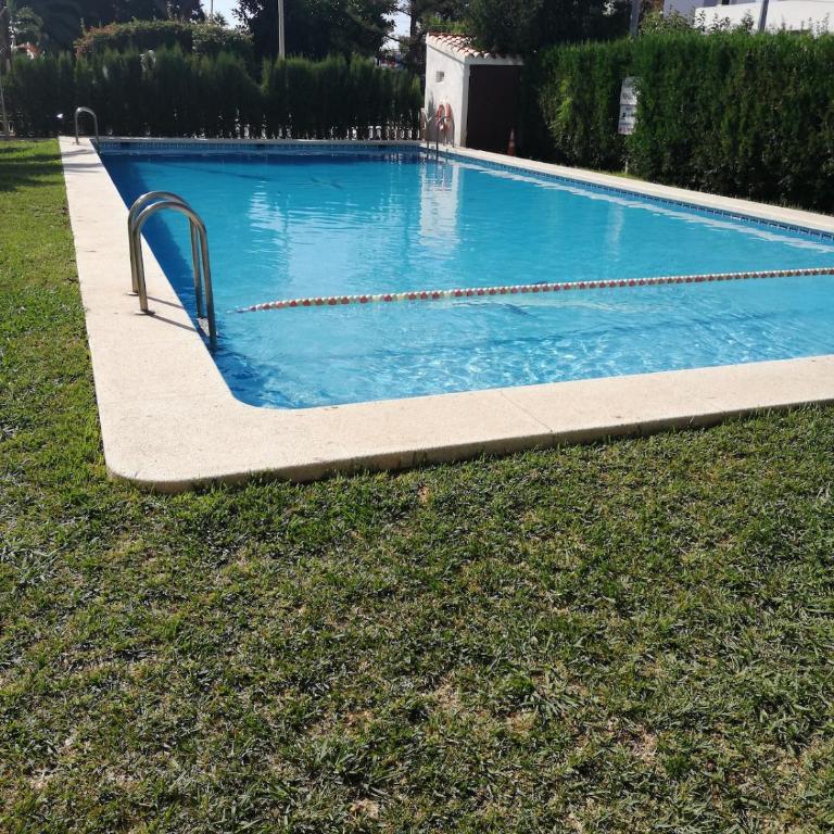 Playa del Torreón, apartamento amplio con vistas al mar y a la montaña, piscina y parking - Apartment - 24