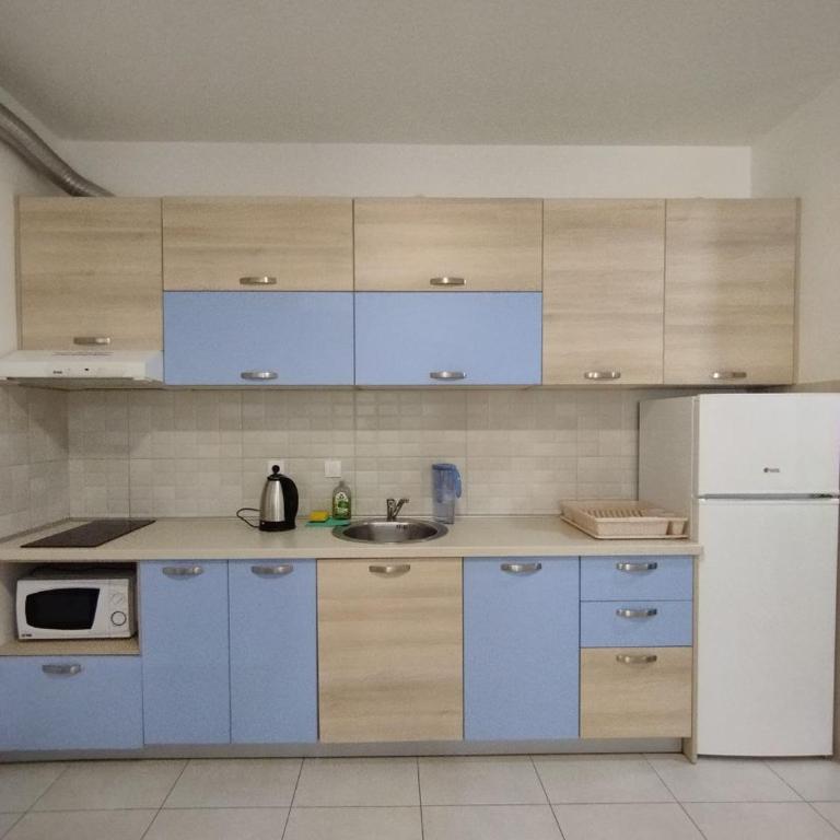 Becici Akacia Apartments - One-Bedroom Apartment - 3