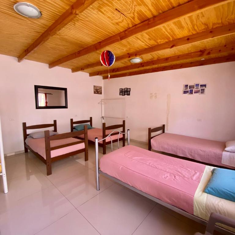 Travel House - Family Room with Shared Bathroom - 2
