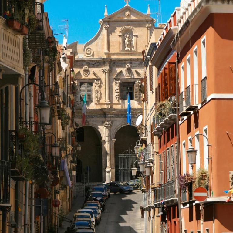 WHITE MOON CAGLIARI via Dettori 5 Centro - Studio Apartment with Balcony - 3