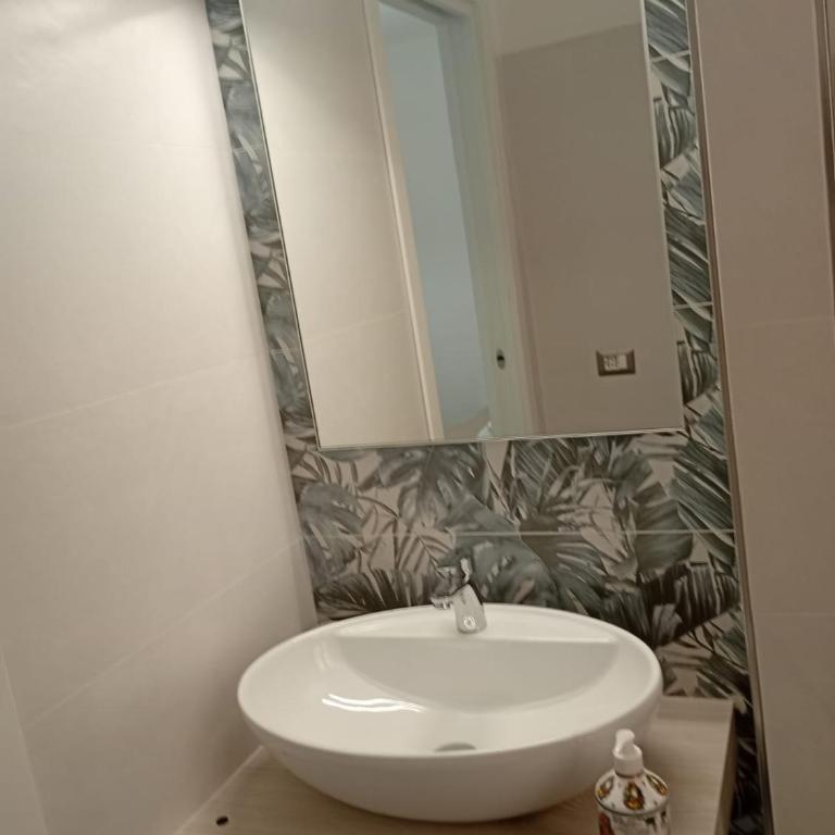 WHITE MOON CAGLIARI via Dettori 5 Centro - One-Bedroom Apartment - 4