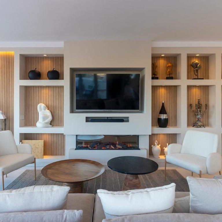 Atico Dúplex en Estepona con Vistas al Mar y Montaña a 10 min de la Playa - Apartamento de 3 dormitorios - 13