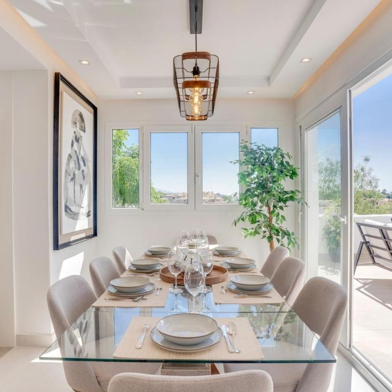 Atico Dúplex en Estepona con Vistas al Mar y Montaña a 10 min de la Playa - Apartamento de 3 dormitorios - 19