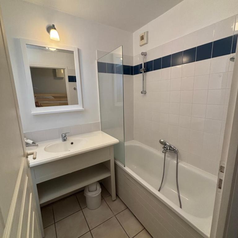 L'Estran - Two-Bedroom Apartment - 10
