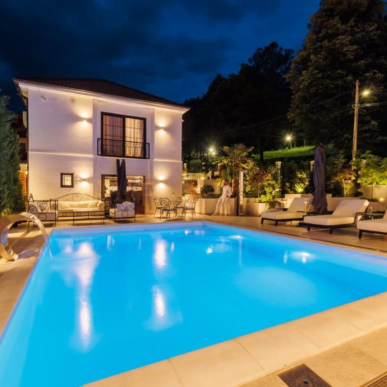 Marble Luxury House - Two-Bedroom Villa - 8
