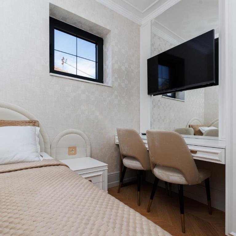 Marble Luxury House - Two-Bedroom Villa - 35