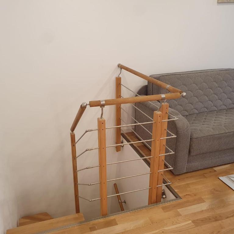 Ruhige 80 m2 Duplexwohnung mit Garten, 2 Bädern und Parkplatz nahe Innenstadt - Two-Bedroom Apartment - 7