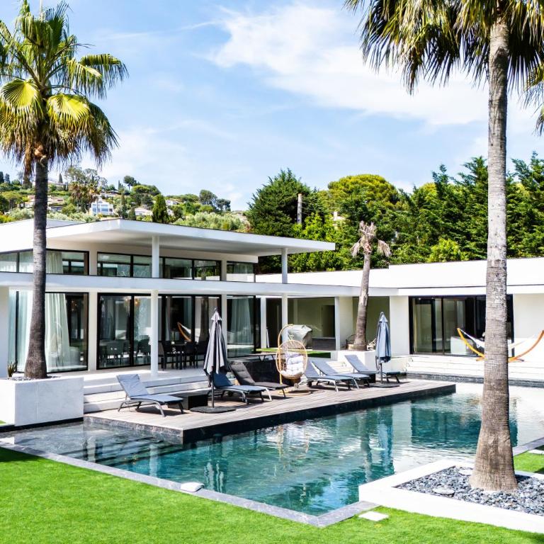 Villa L'oasis, piscine intérieur, extérieur sauna, cinéma - Villa - 2