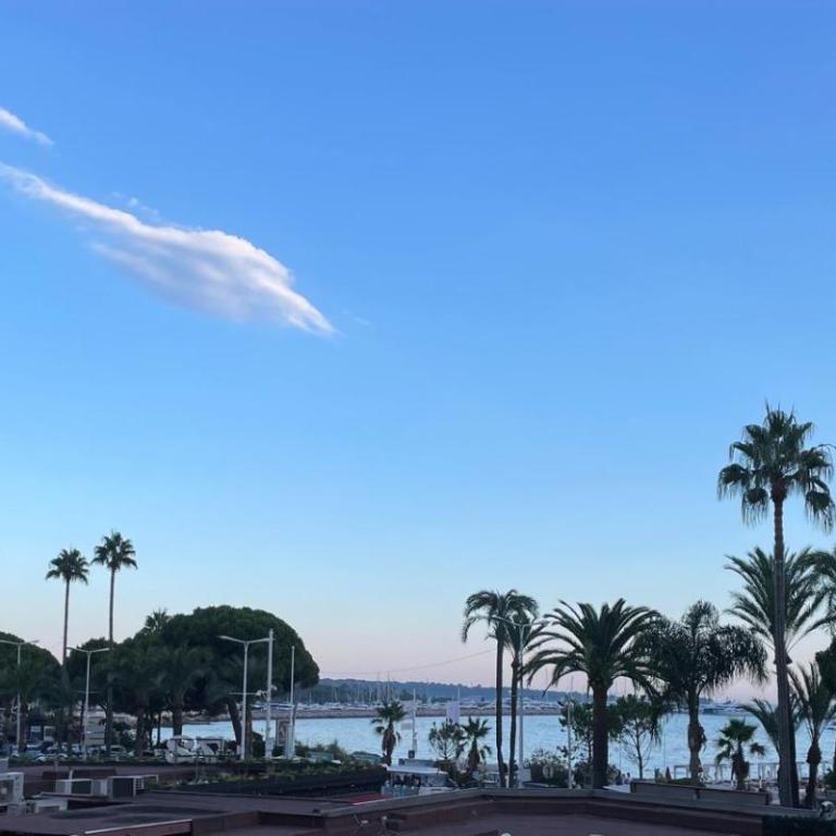 Cannes: Croisette Quartier Martinez - 90m² - Appartement 2 Chambres - 1