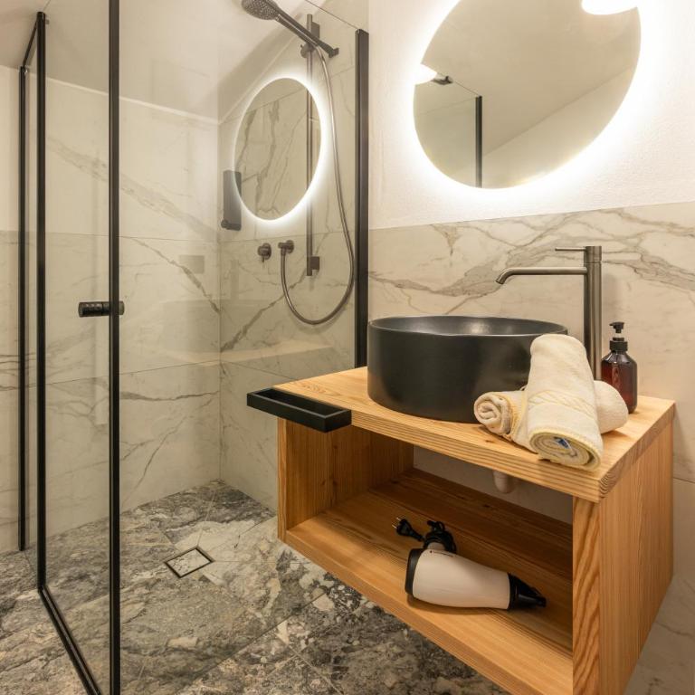Boutique Hotel Pradell - Camera King Deluxe - 11