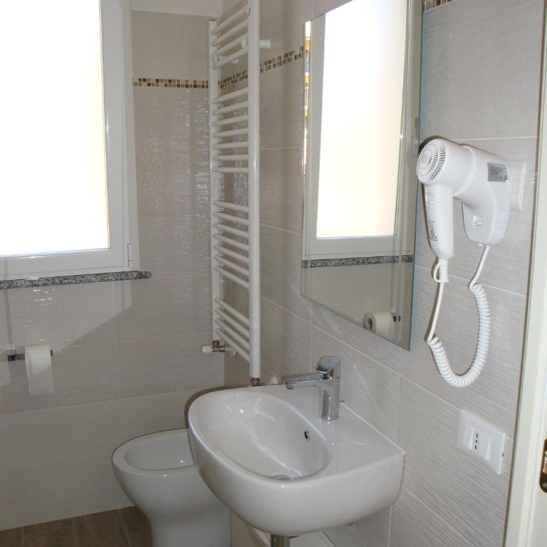 Andoramare B&B - Camera Matrimoniale con Bagno Privato - 1