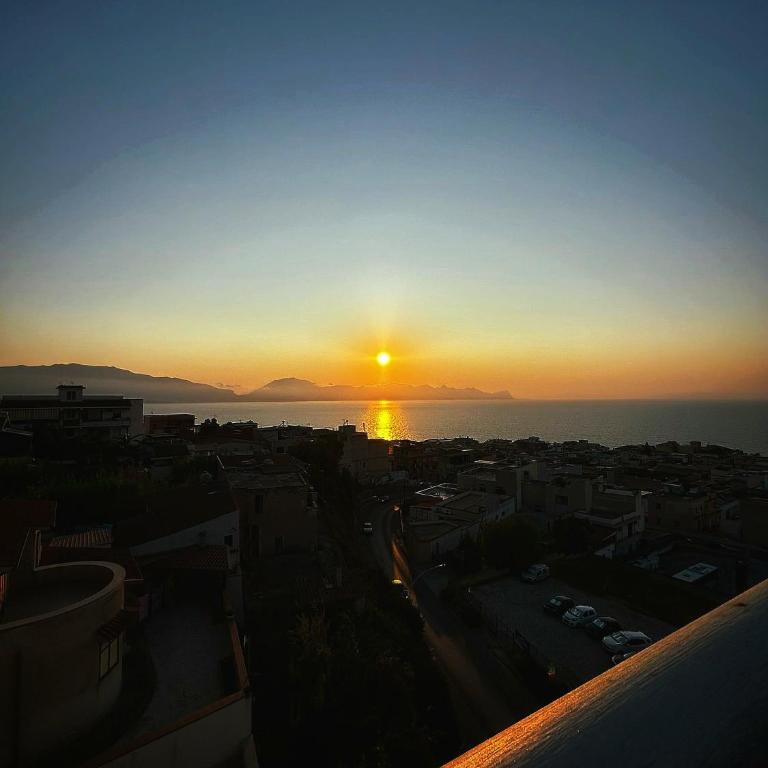 Sole Blue Apartment - Three-Bedroom Apartment with Sea View - 20