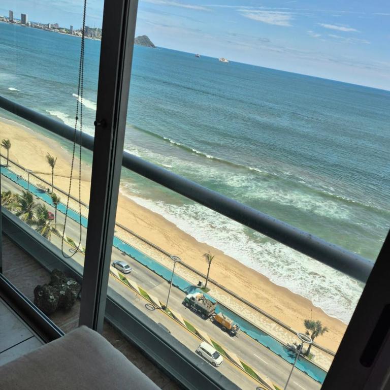 Horizon #1 Atardeceres Dorados de Lujo Frente Playa y Malecón - Three-Bedroom Apartment - 40