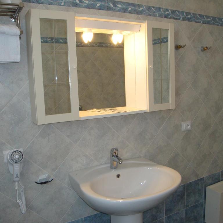 Andoramare B&B - Camera Matrimoniale con Bagno Privato - 3