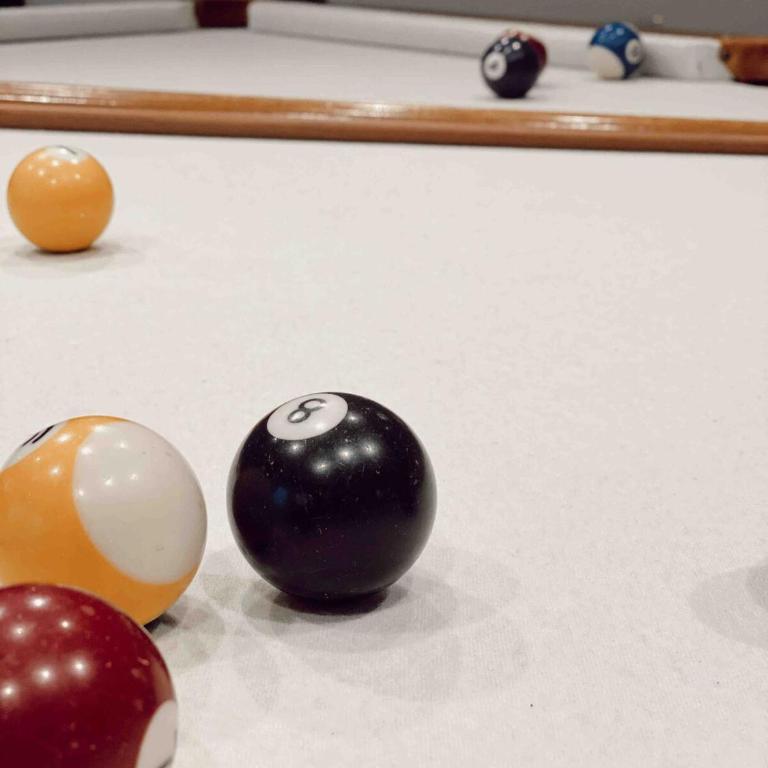 Modern 265m2 Flat BBQ Pool Gym - Three-Bedroom Apartment - 7