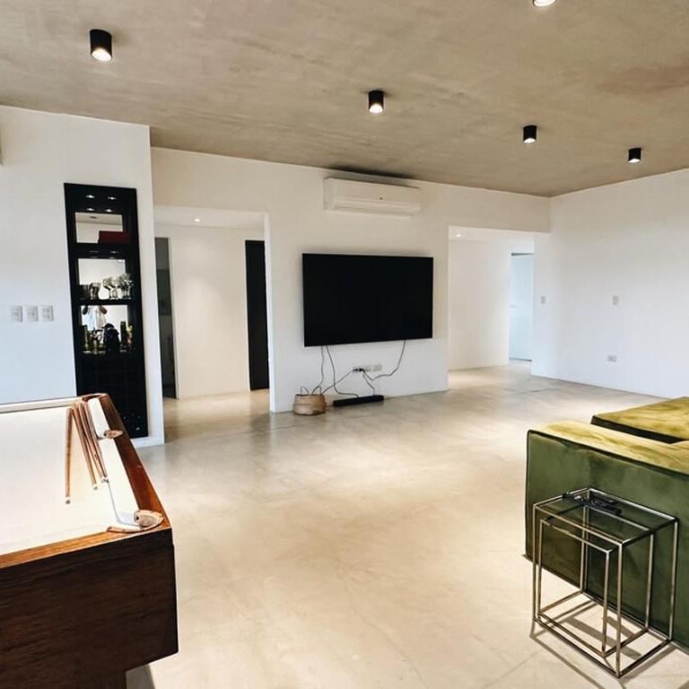 Modern 265m2 Flat BBQ Pool Gym - Three-Bedroom Premium Apartment - 11