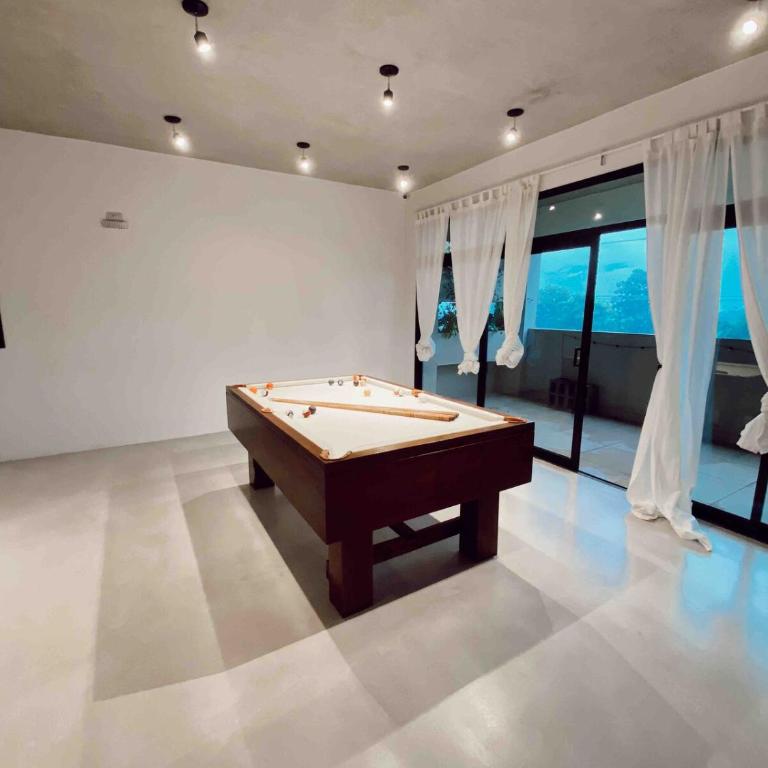 Modern 265m2 Flat BBQ Pool Gym - Three-Bedroom Premium Apartment - 14