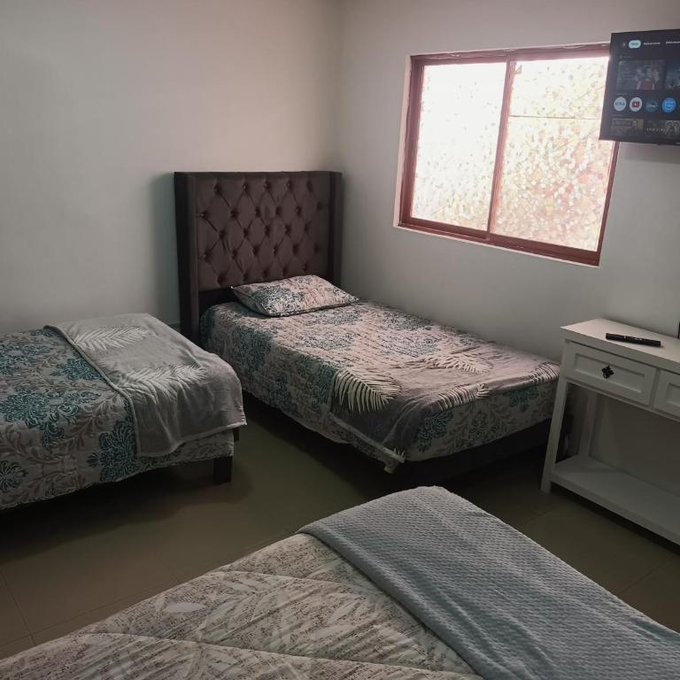 Hostal O'Higgins - Quadruple Room with Private Bathroom - 8