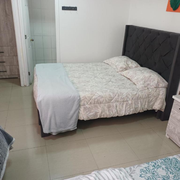 Hostal O'Higgins - Quadruple Room with Private Bathroom - 9
