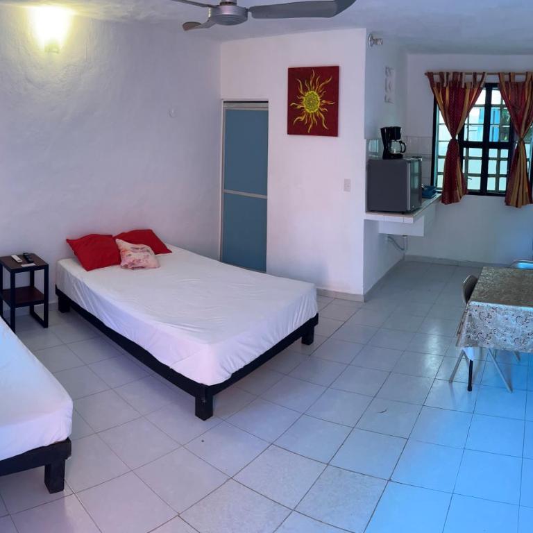 Casa Cuevas & Amaro - Standard Triple Room - 5