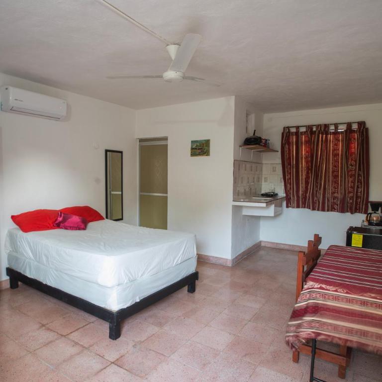 Casa Cuevas & Amaro - Standard Queen Room - 1