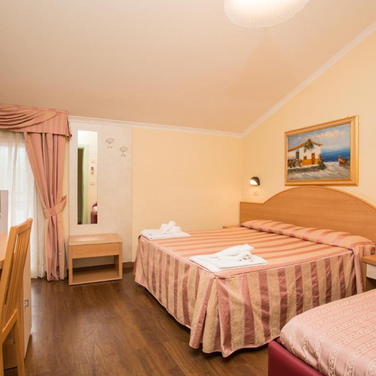 Albergo Ristorante Pozzi - Camera Tripla con Balcone - 4