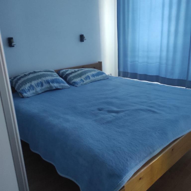 Sanac - Apartman sa 2 Spavaće Sobe i Balkonom - 2