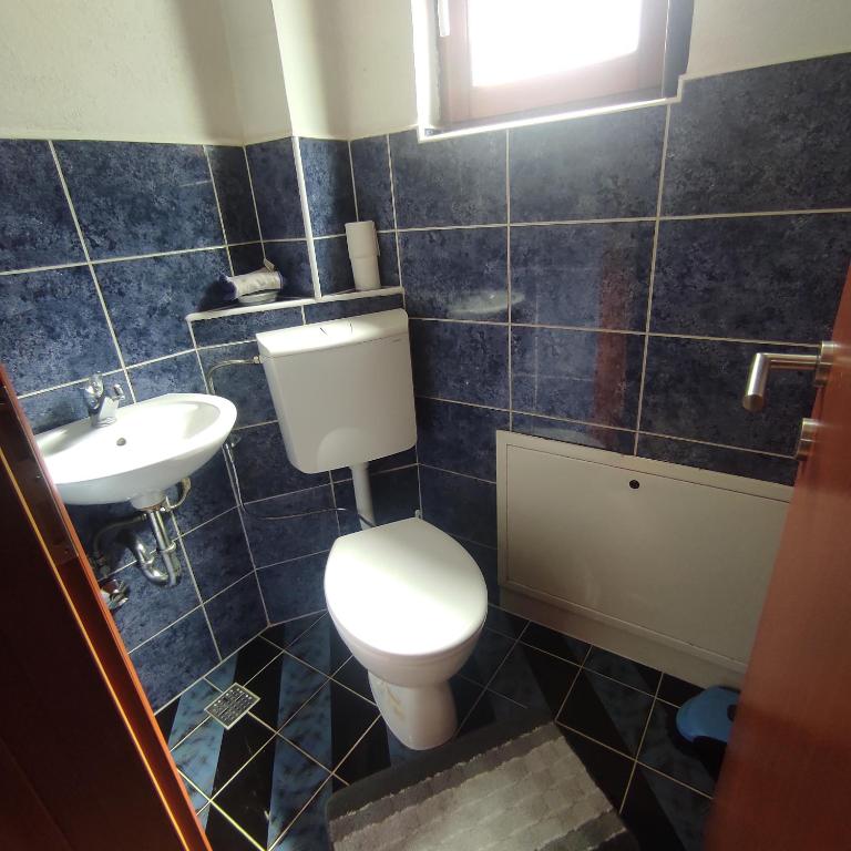 Sanac - Apartman sa 2 Spavaće Sobe i Balkonom - 3