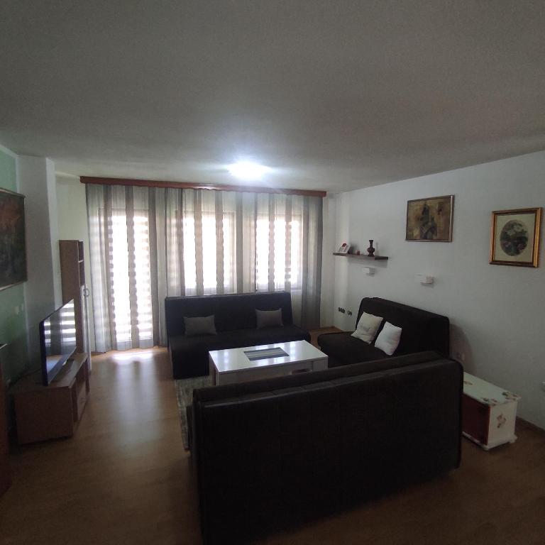 Sanac - Apartman sa 2 Spavaće Sobe i Balkonom - 8