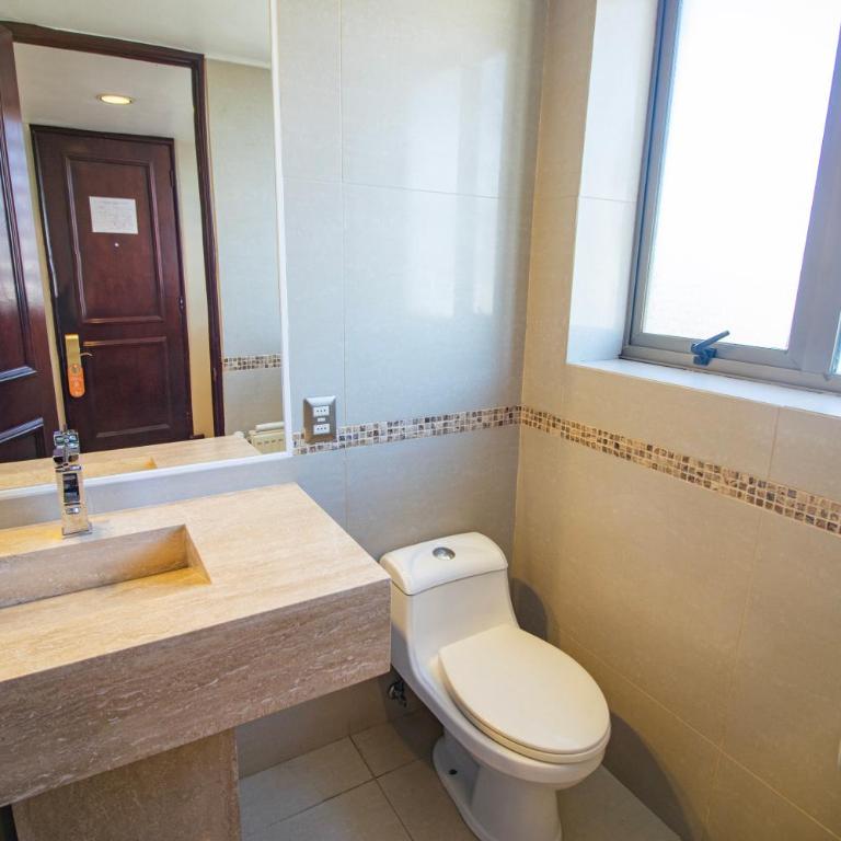 Hotel Frontera - Suite with Hot Tub - 6