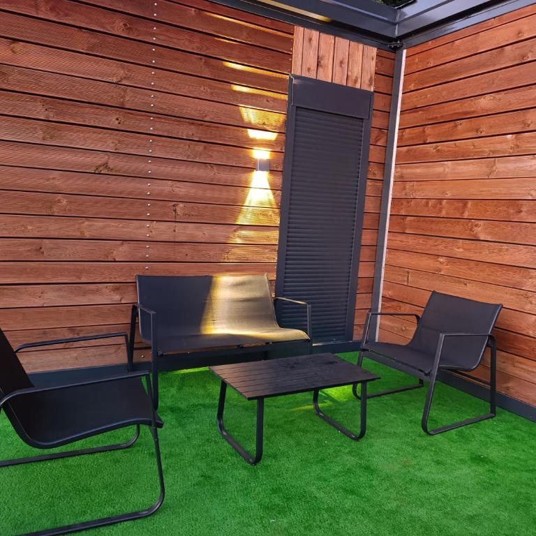 Wood & Chill House - One-Bedroom Apartment - 14