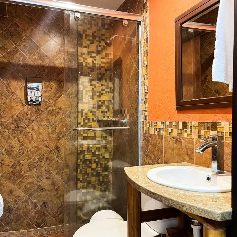 Hotel Salibreeze - Habitación Cuádruple con baño privado - 1