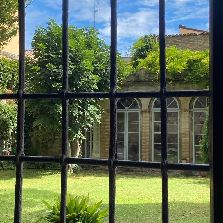 Palazzo Farini Bed & Breakfast - Camera Matrimoniale con Vista Giardino - 5