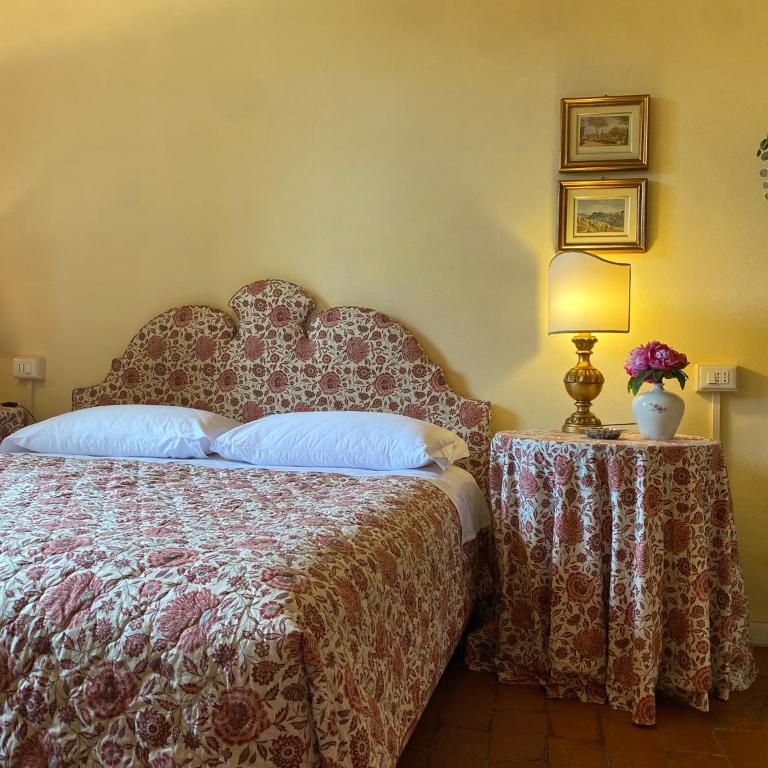 Palazzo Farini Bed & Breakfast - Camera Matrimoniale con Vista Giardino - 28