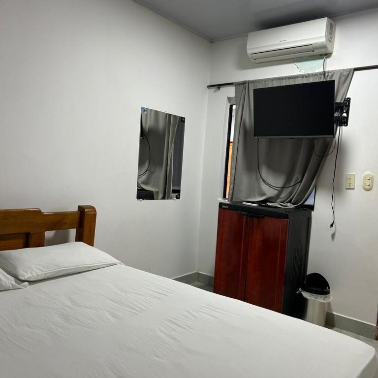 Hotel Malive - Habitación Doble con baño privado - 2