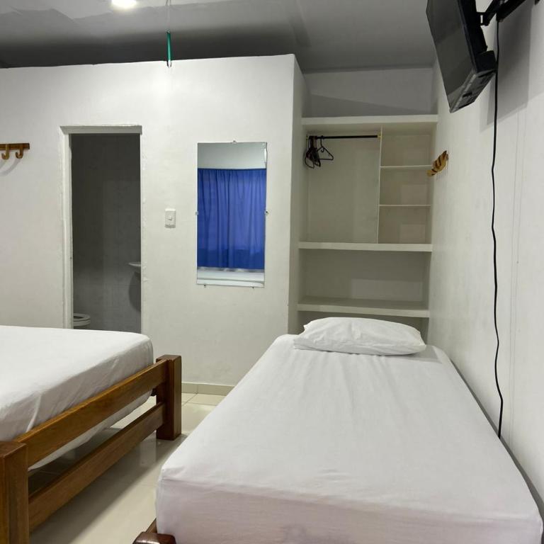 Hotel Malive - Habitación Cuádruple Clásica - 2