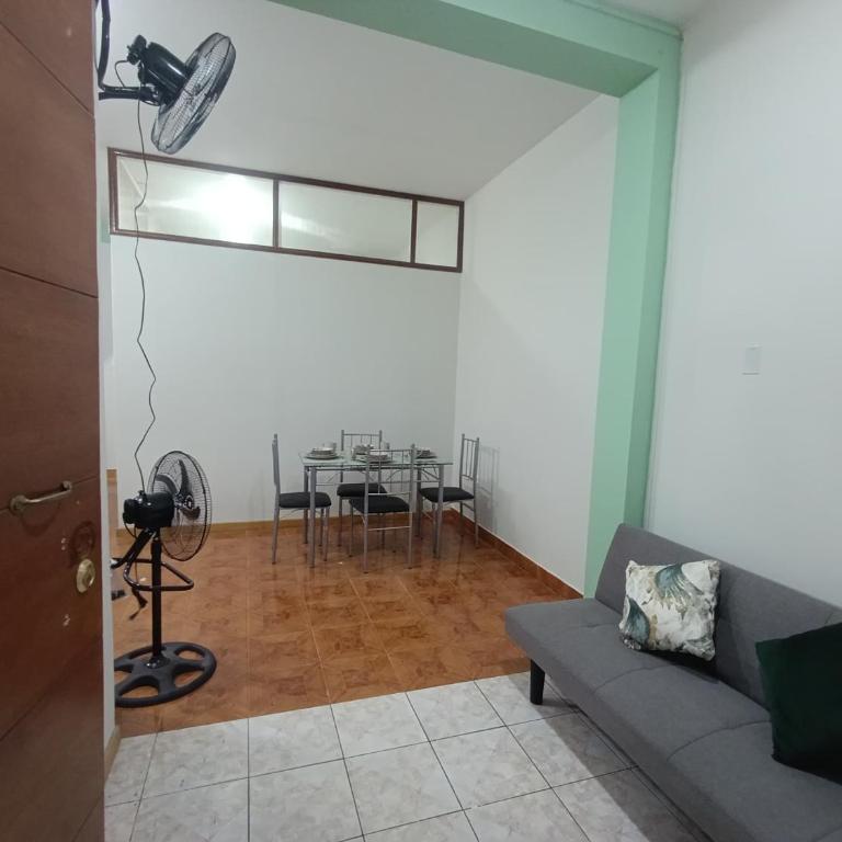 Departamento Céntrico - Two-Bedroom Apartment with Terrace - 4