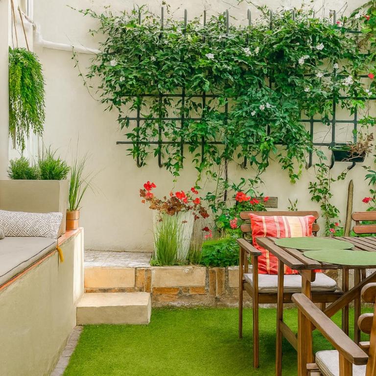 RétroMirabeau "Le Jacobin" - 75m2 - TERRASSE EXTERIEURE PATIO- 2 à 4 pers - CALME - COURS MIRABEAU HALLES GARE - EMPLACEMENT TOP - Chèques Vacances CONNECT - Apartamento - 2 niveles - 14