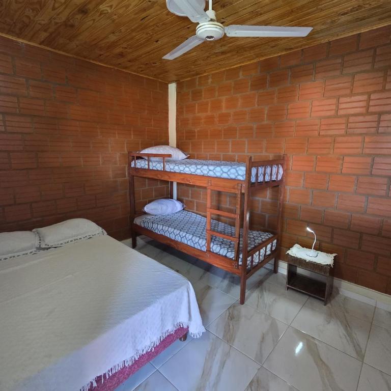 Casa amplia y equipada en Encarnación, Paraguay - Four-Bedroom House - 18