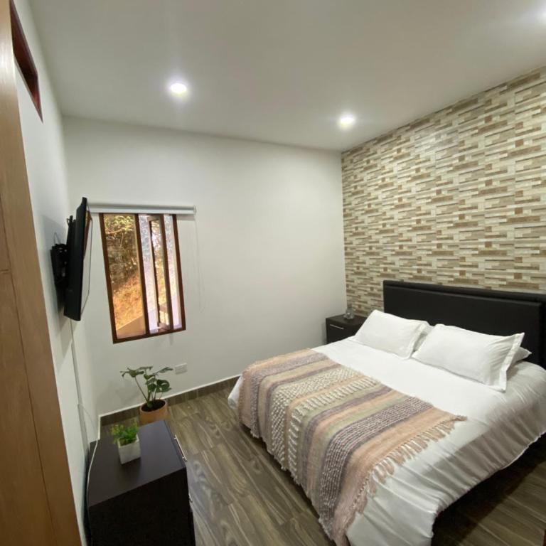 Finca a 3 minutos aeropuerto jmc - Two-Bedroom House - 5