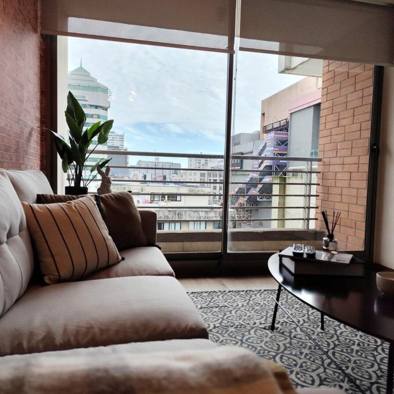 Moderno y luminoso depto en el centro de concepción a pasos del mall del centro y UDEC - One-Bedroom Apartment with Balcony and City View - 9