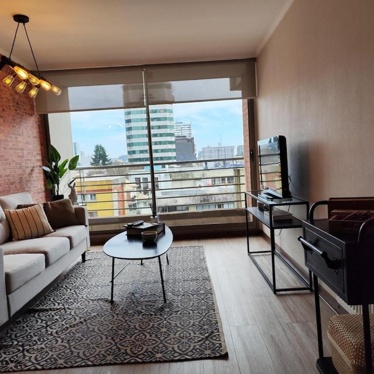 Moderno y luminoso depto en el centro de concepción a pasos del mall del centro y UDEC - One-Bedroom Apartment with Balcony and City View - 16