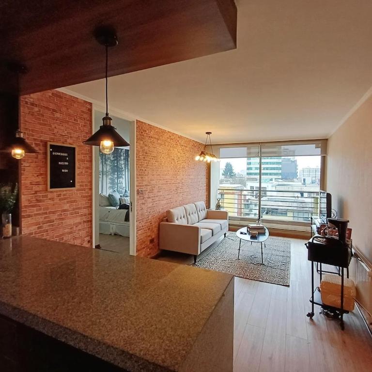 Moderno y luminoso depto en el centro de concepción a pasos del mall del centro y UDEC - One-Bedroom Apartment with Balcony and City View - 17
