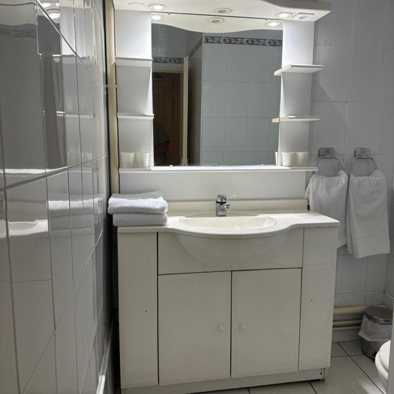 Hotel Azur - Chambre Quadruple - 6