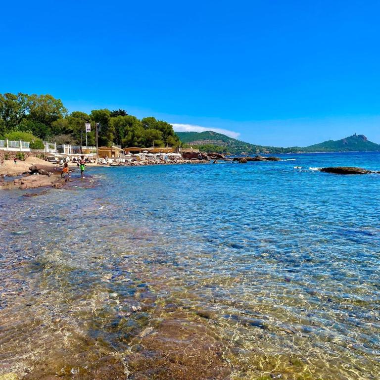 Villa on Côte d'Azur with Beachfront Views - Apartment mit 2 Schlafzimmern - 33
