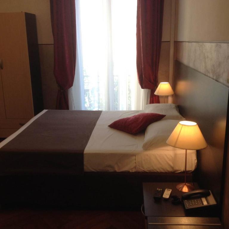 Hotel Liberty - Camera Familiare - 11