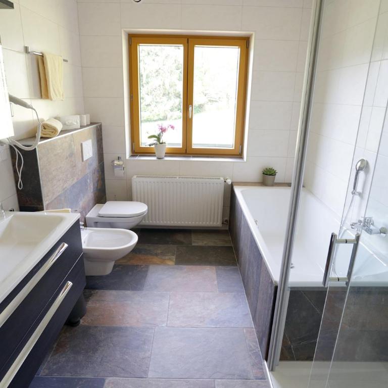 Pesentheinerhof - Dreibettzimmer - 1