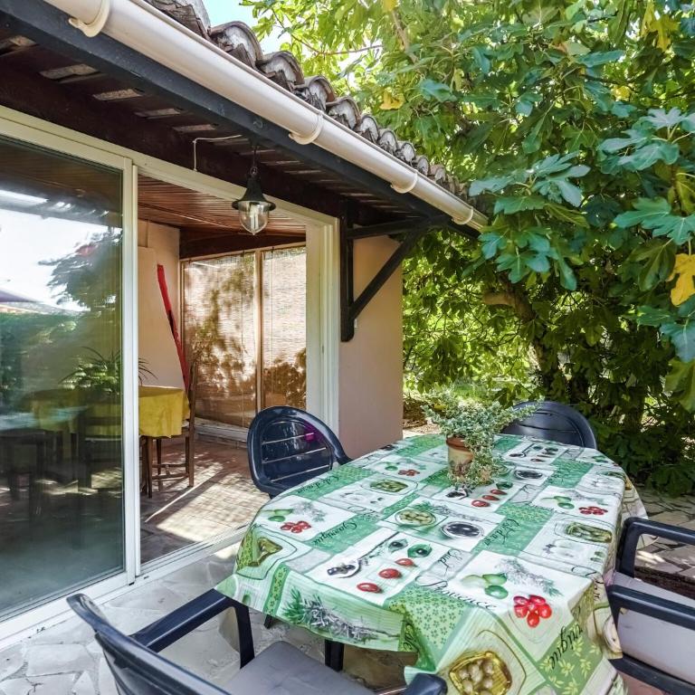 Peaceful Garden Retreat, Berre - Maison de Vacances 1 Chambre - 23