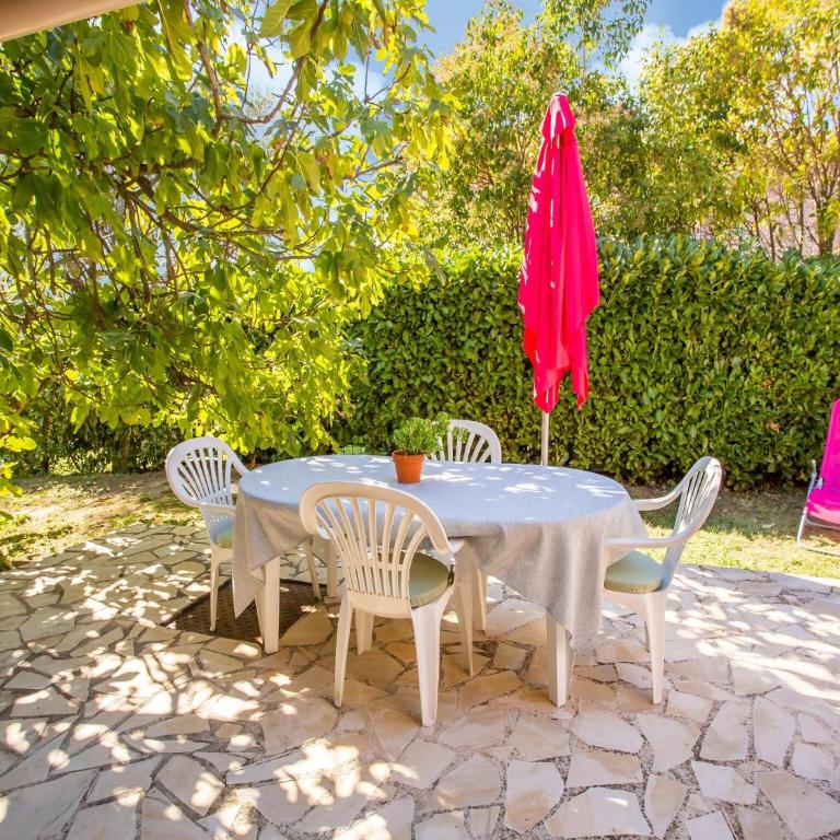 Peaceful Garden Retreat, Berre - Maison de Vacances 1 Chambre - 6